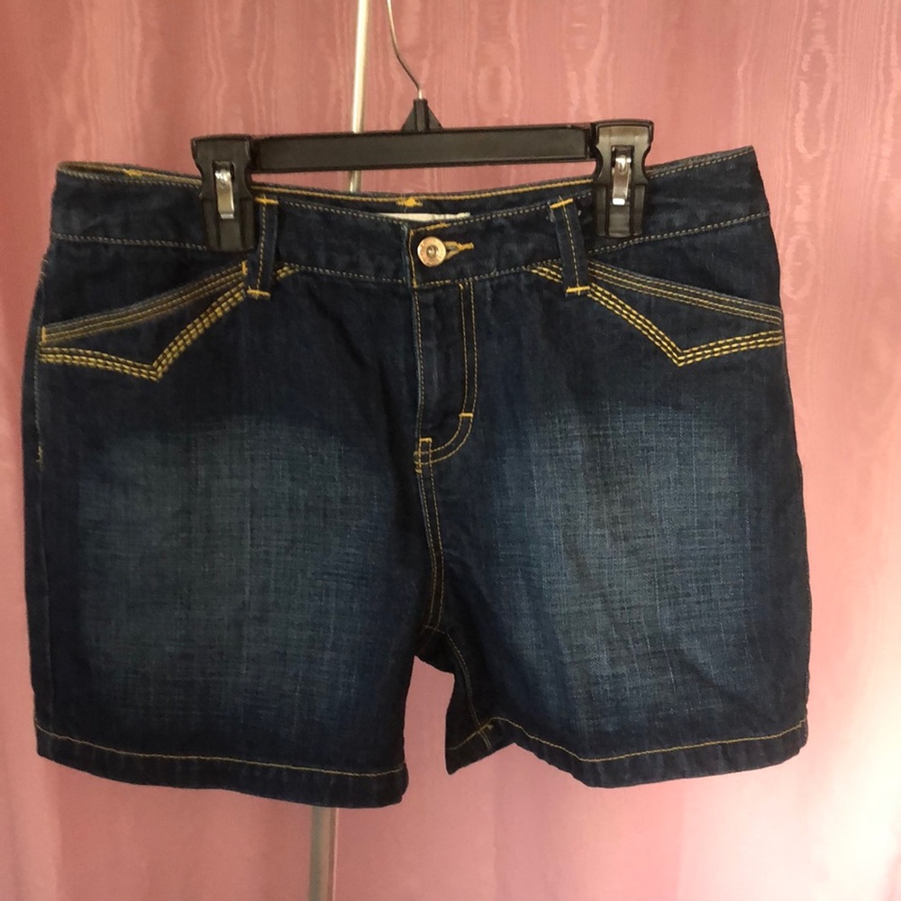 Tommy Hilfiger denim shorts size 4